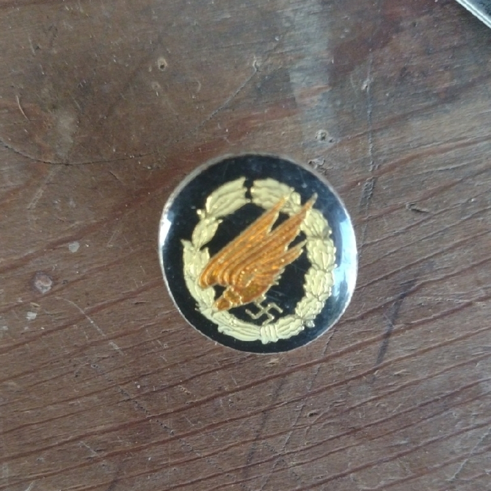 Gold and Black Men's Accessory Pin